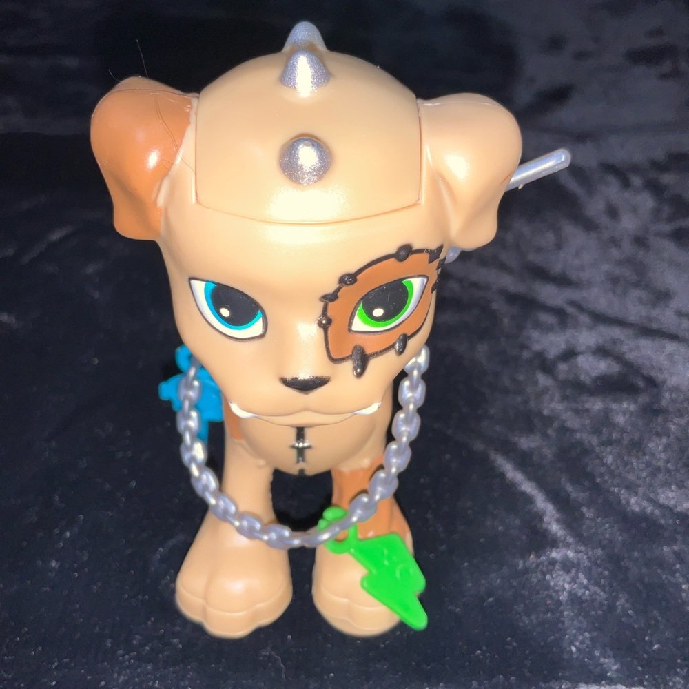 Monster High Secret Creepers Pets Wotzit Dog